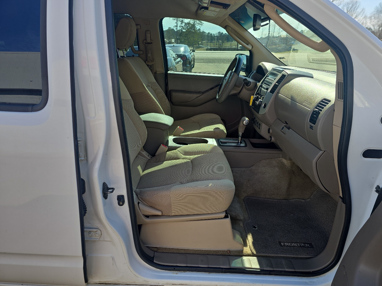 Nissan Frontier 4WD Crew Cab SWB Auto SV 2011