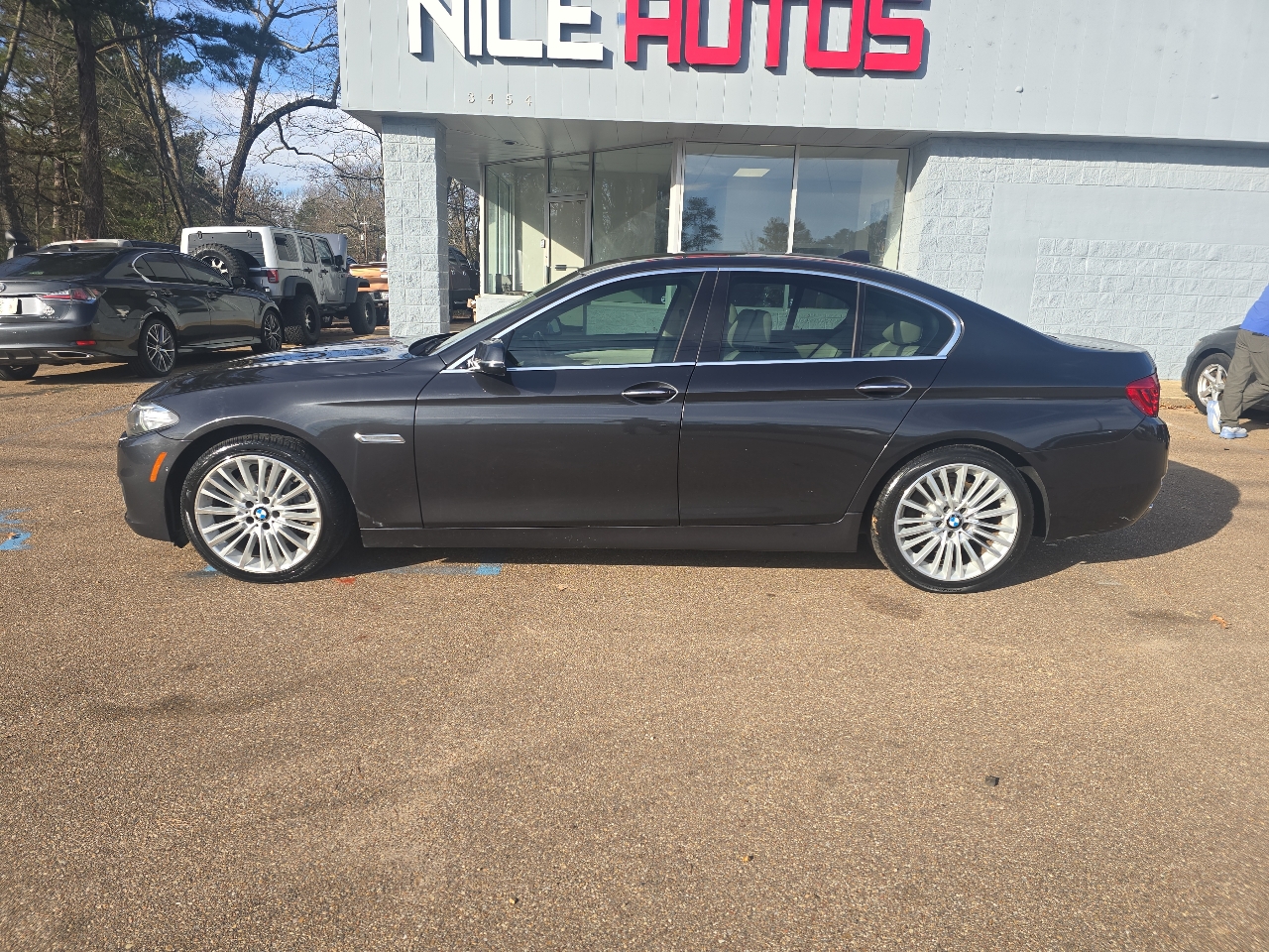 BMW 5-Series 550xi 4D Sedan 2014