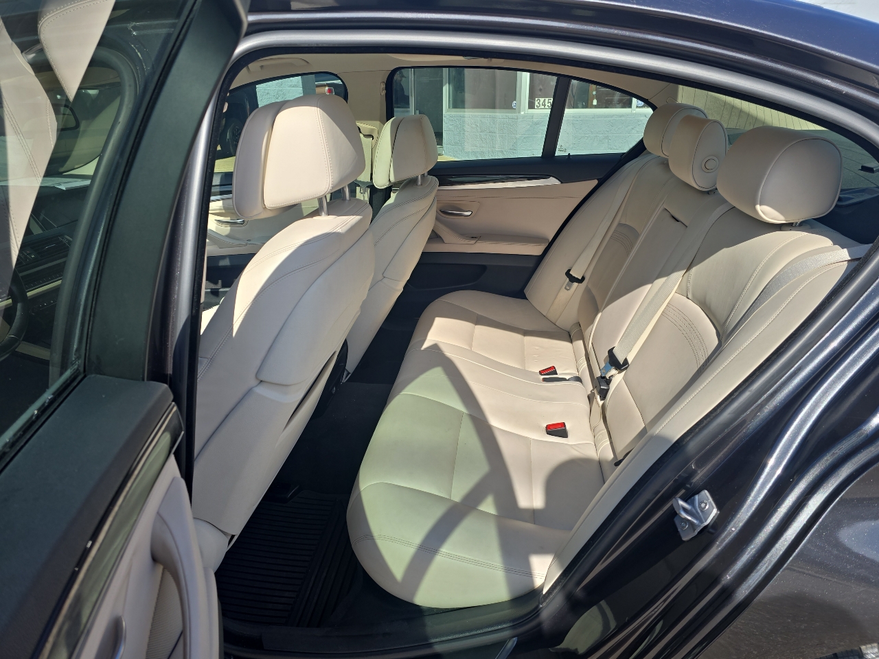 BMW 5-Series 550xi 4D Sedan 2014