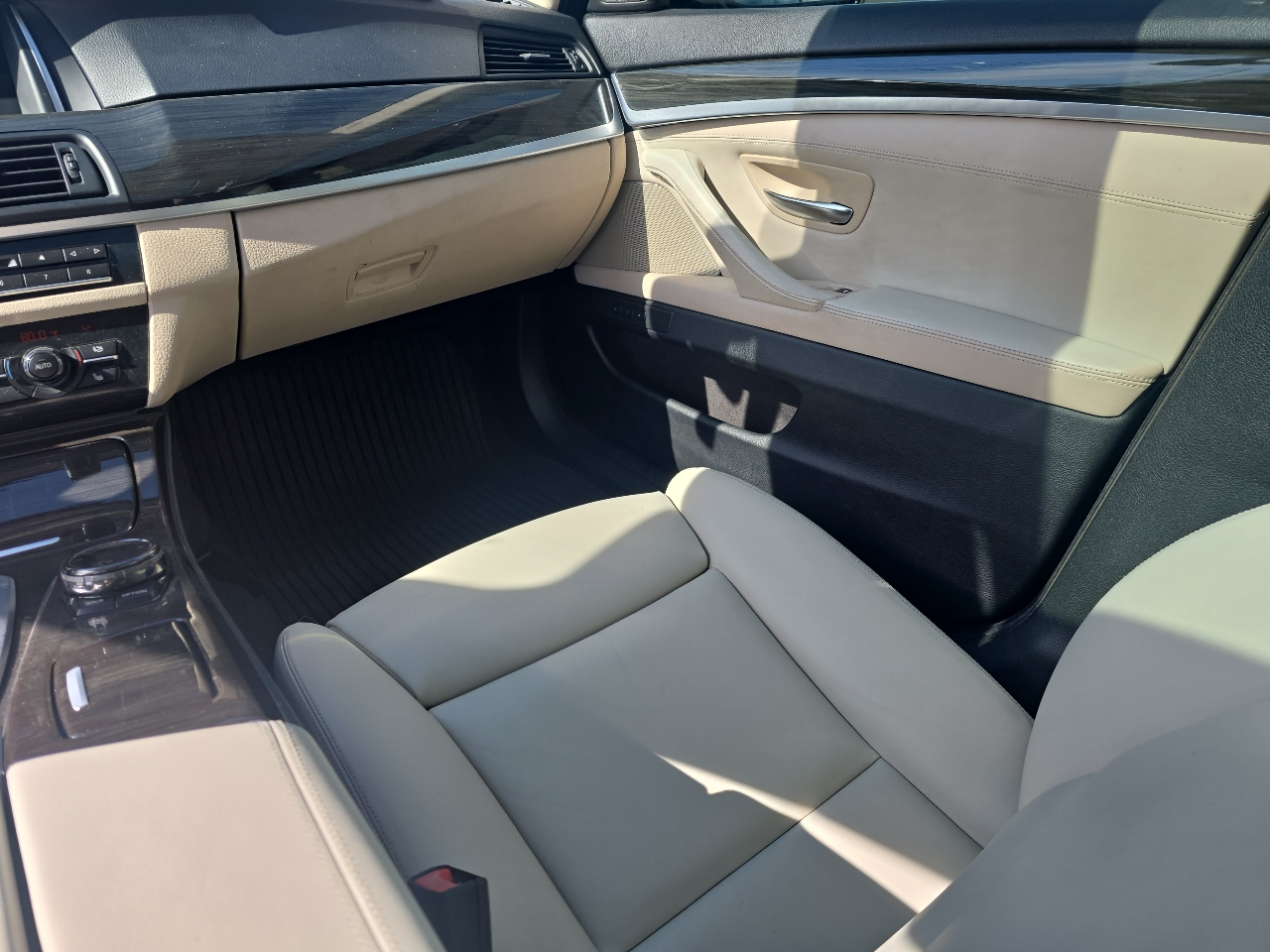 BMW 5-Series 550xi 4D Sedan 2014