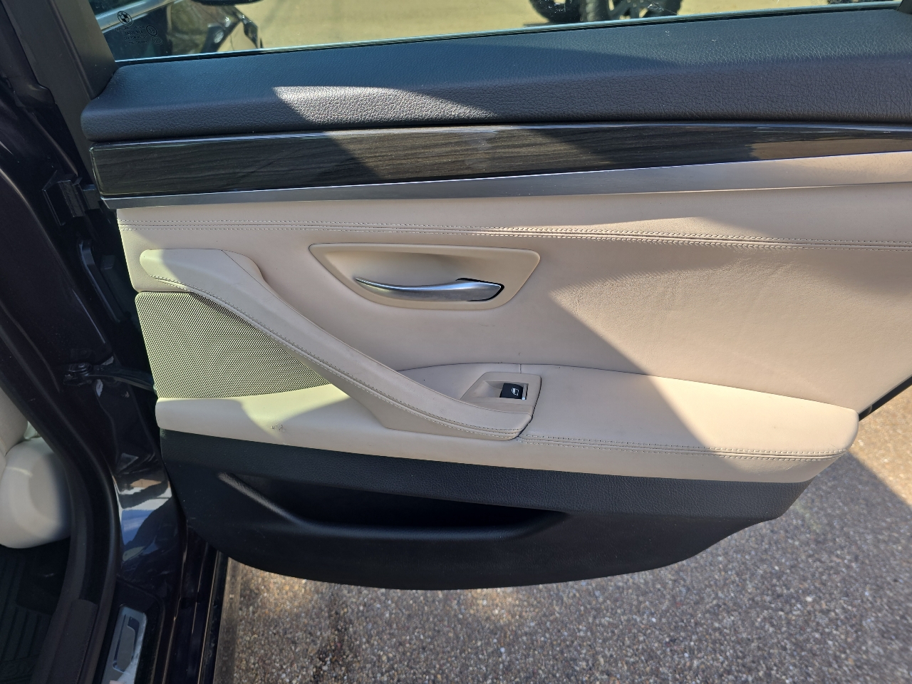 BMW 5-Series 550xi 4D Sedan 2014