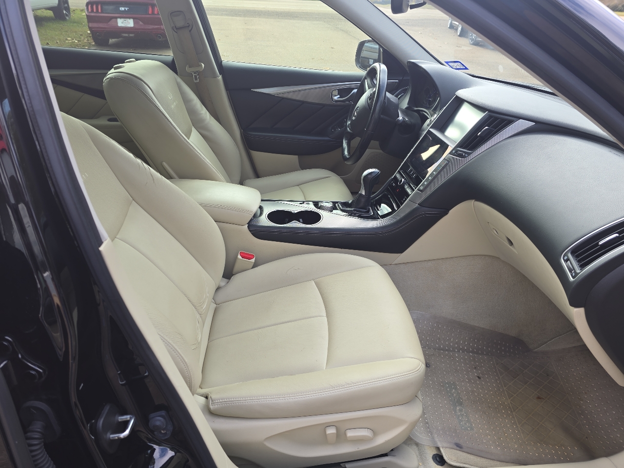 Infiniti Q50 Premium AWD 2014