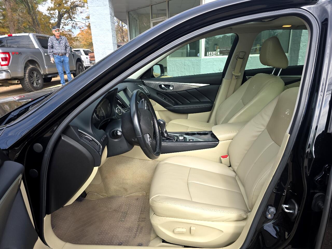 Infiniti Q50 Premium AWD 2014