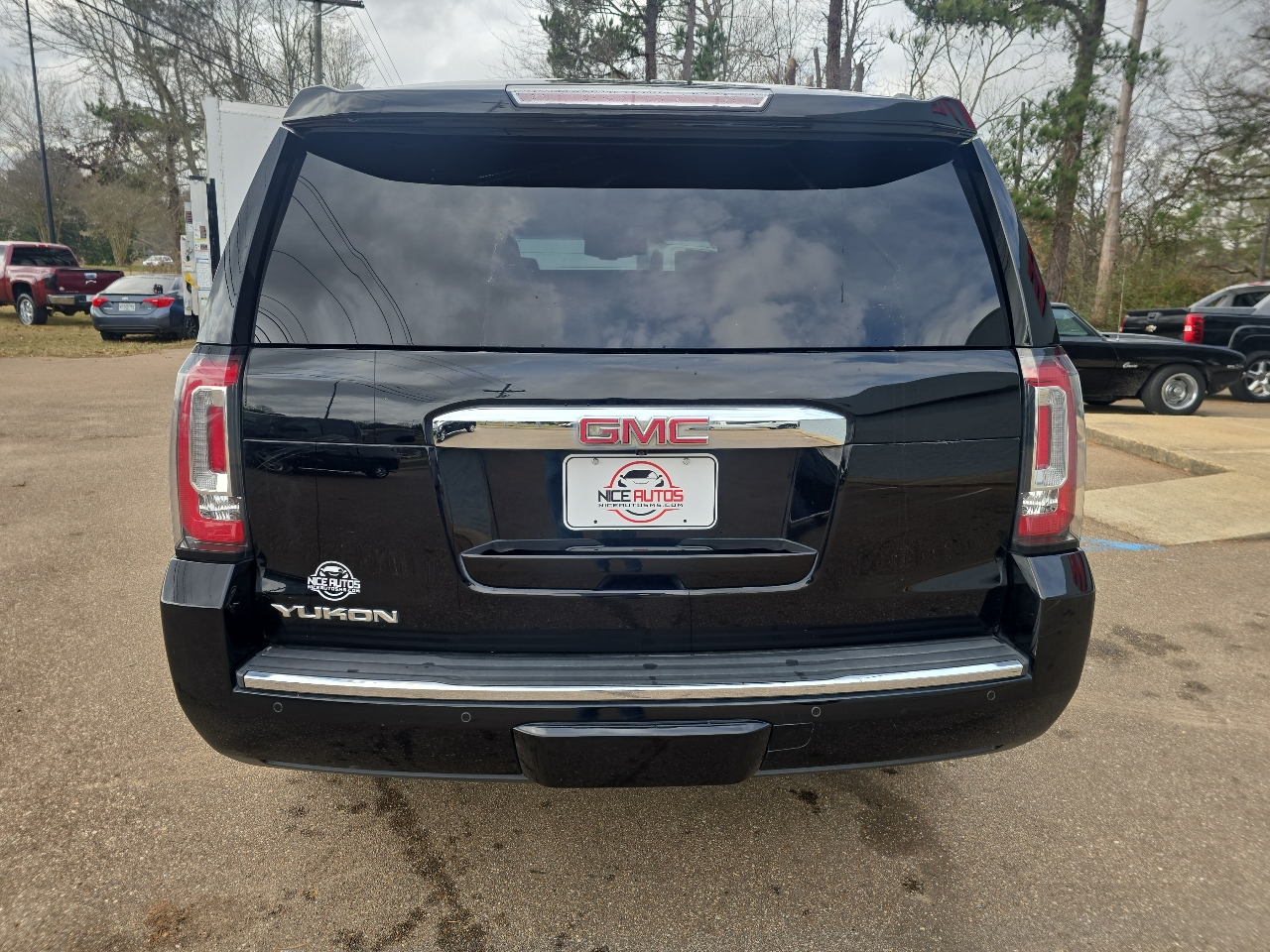 GMC Yukon Denali  2017