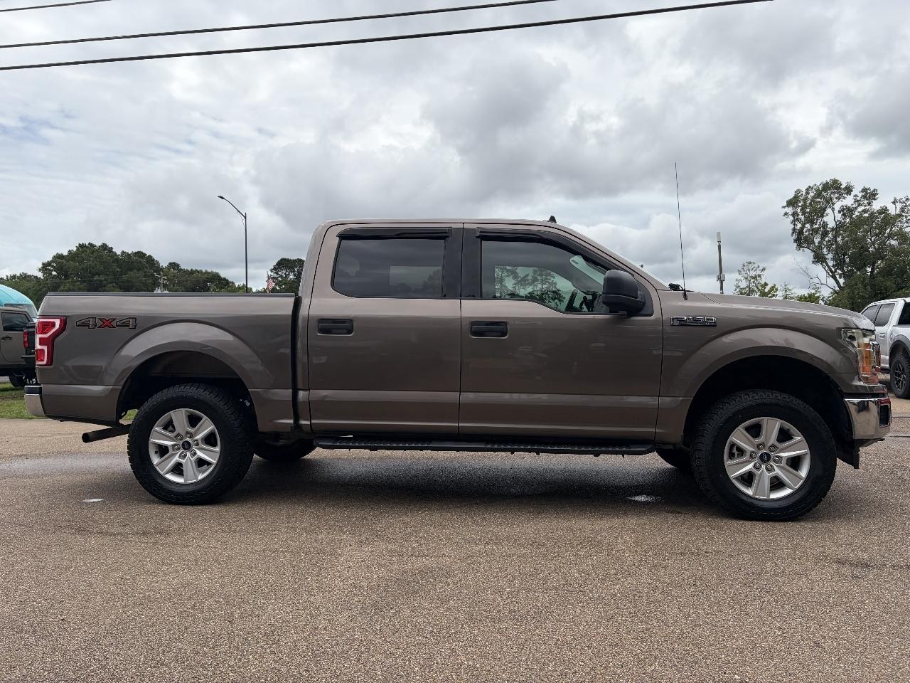 Ford F-150 4WD SuperCrew 145" XLT 2019