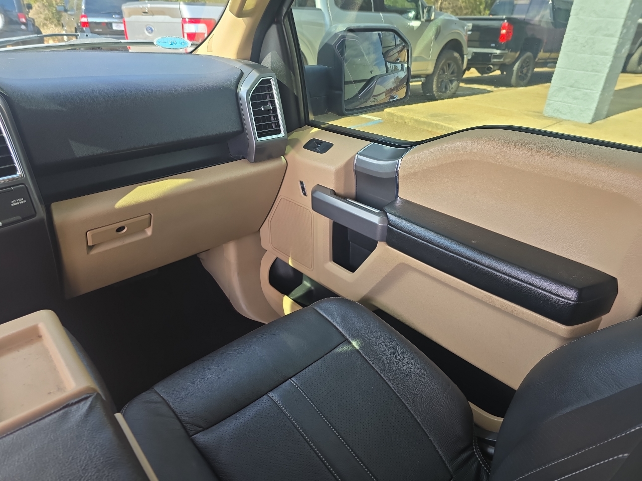 Ford F-150 4WD SuperCrew 145" XLT 2015