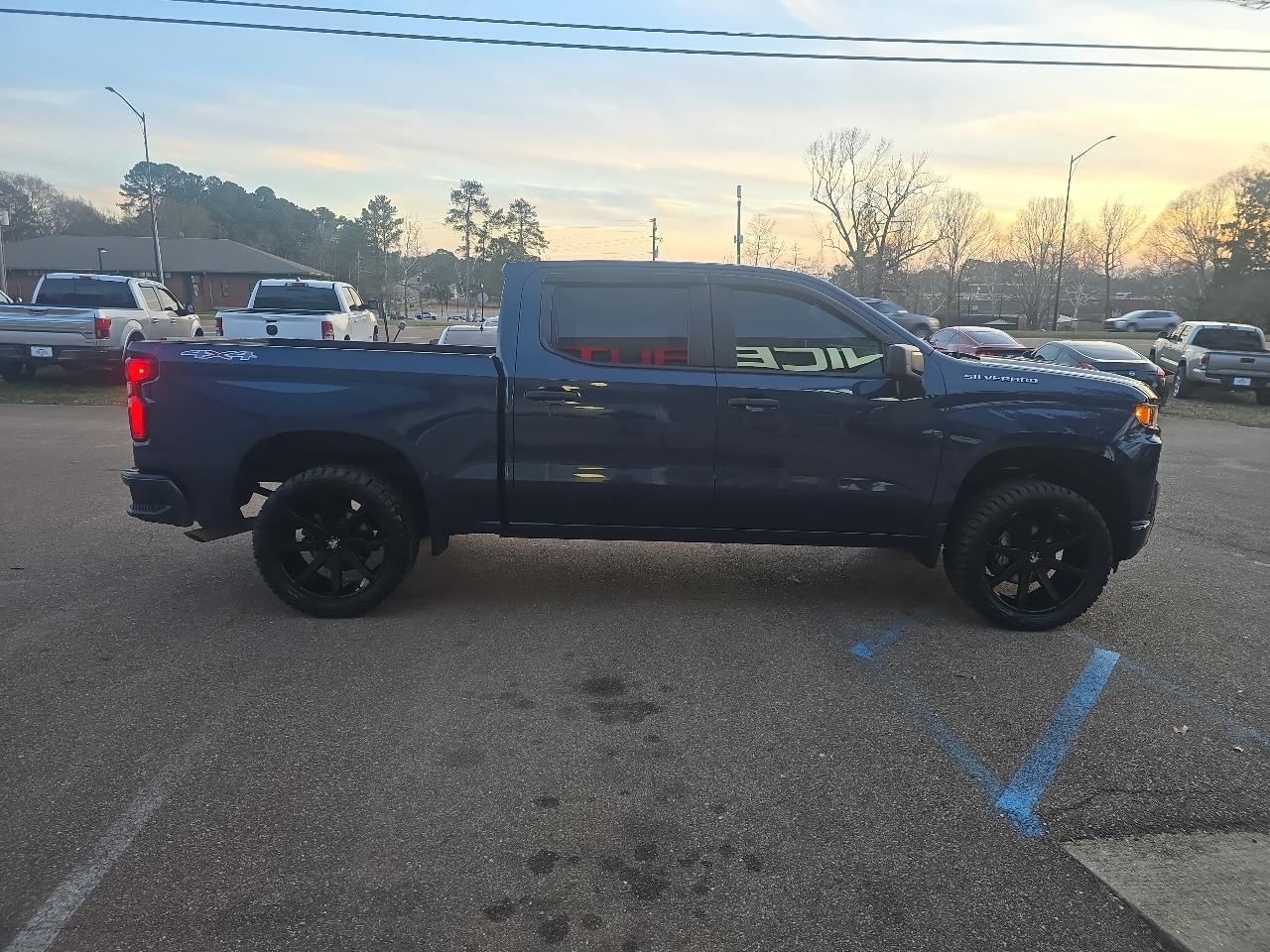 Chevrolet Silverado 1500 Limited Custom Crew Cab Short Box 4WD 2022