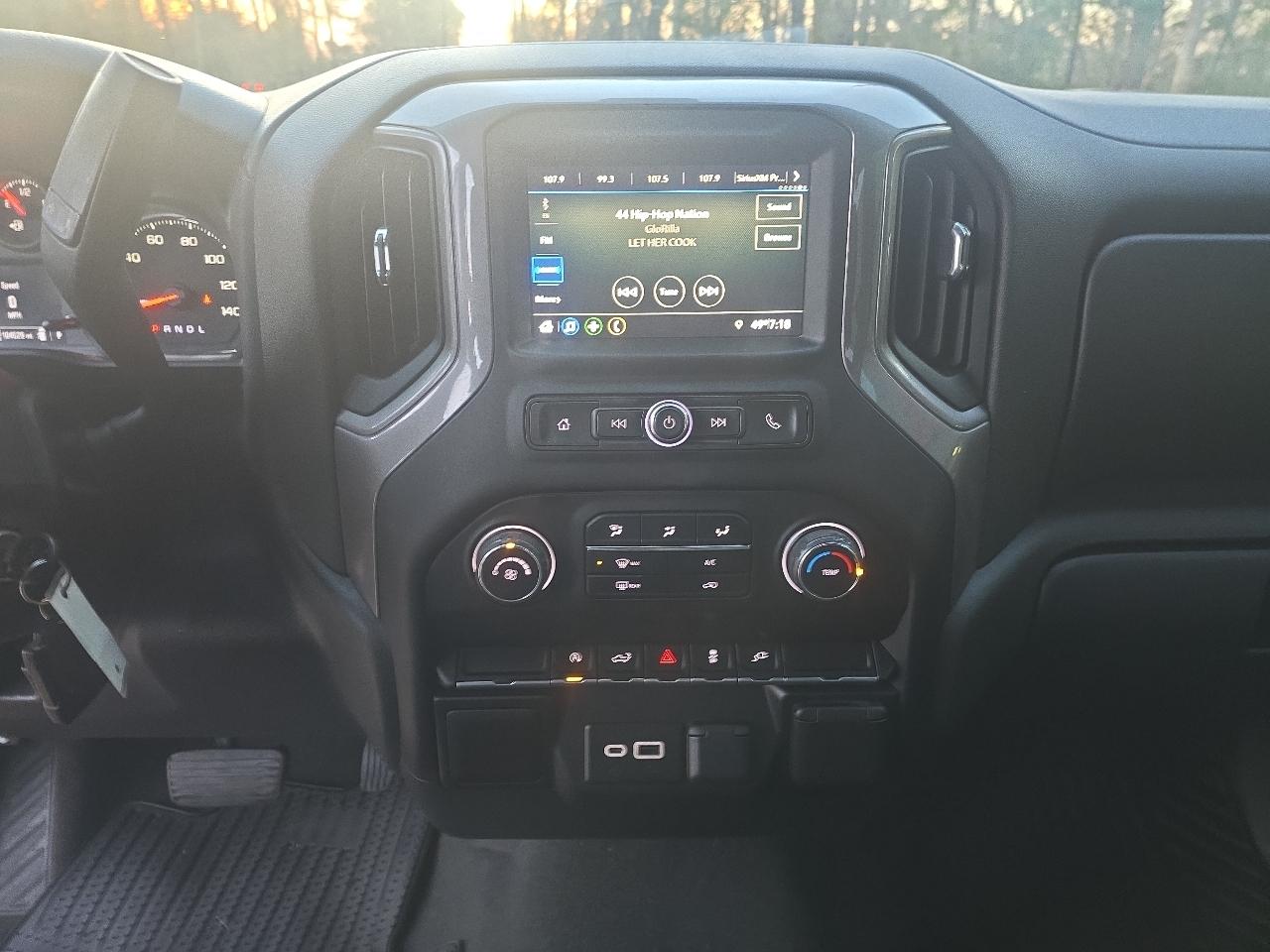 Chevrolet Silverado 1500 Limited Custom Crew Cab Short Box 4WD 2022