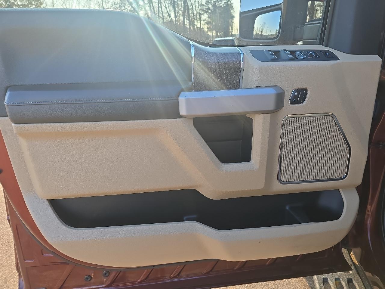 Ford F-250 SD Lariat Crew Cab 4WD 2017