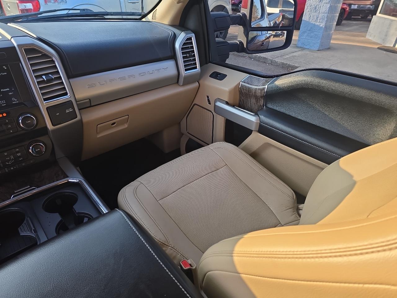 Ford F-250 SD Lariat Crew Cab 4WD 2017