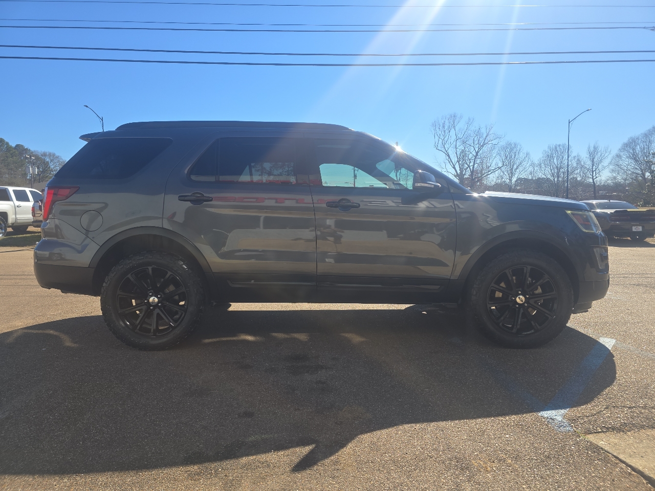 Ford Explorer 4dr 114" WB 4.0L XLT Sport AWD 2017