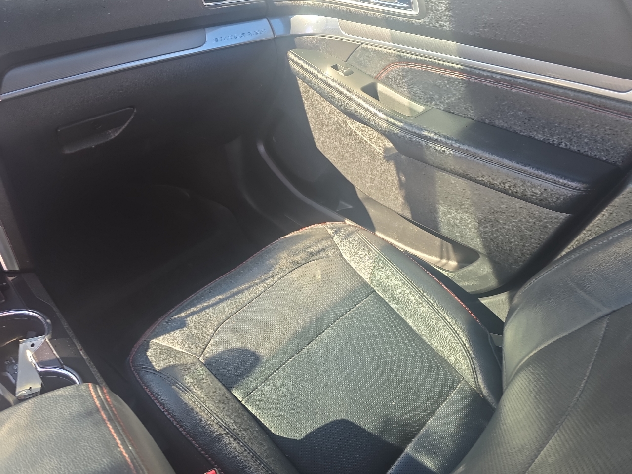 Ford Explorer 4dr 114" WB 4.0L XLT Sport AWD 2017