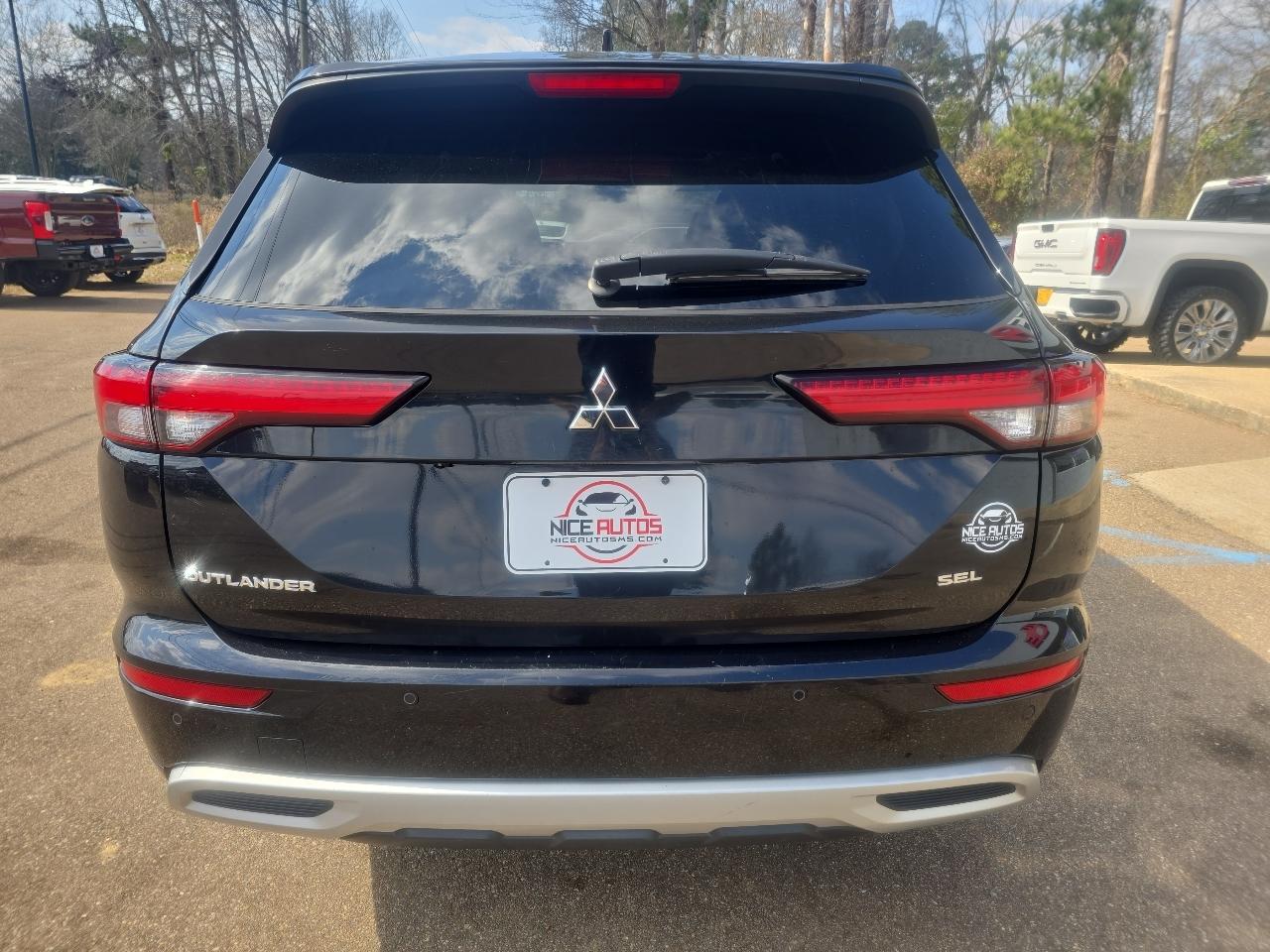 Mitsubishi Outlander  2022