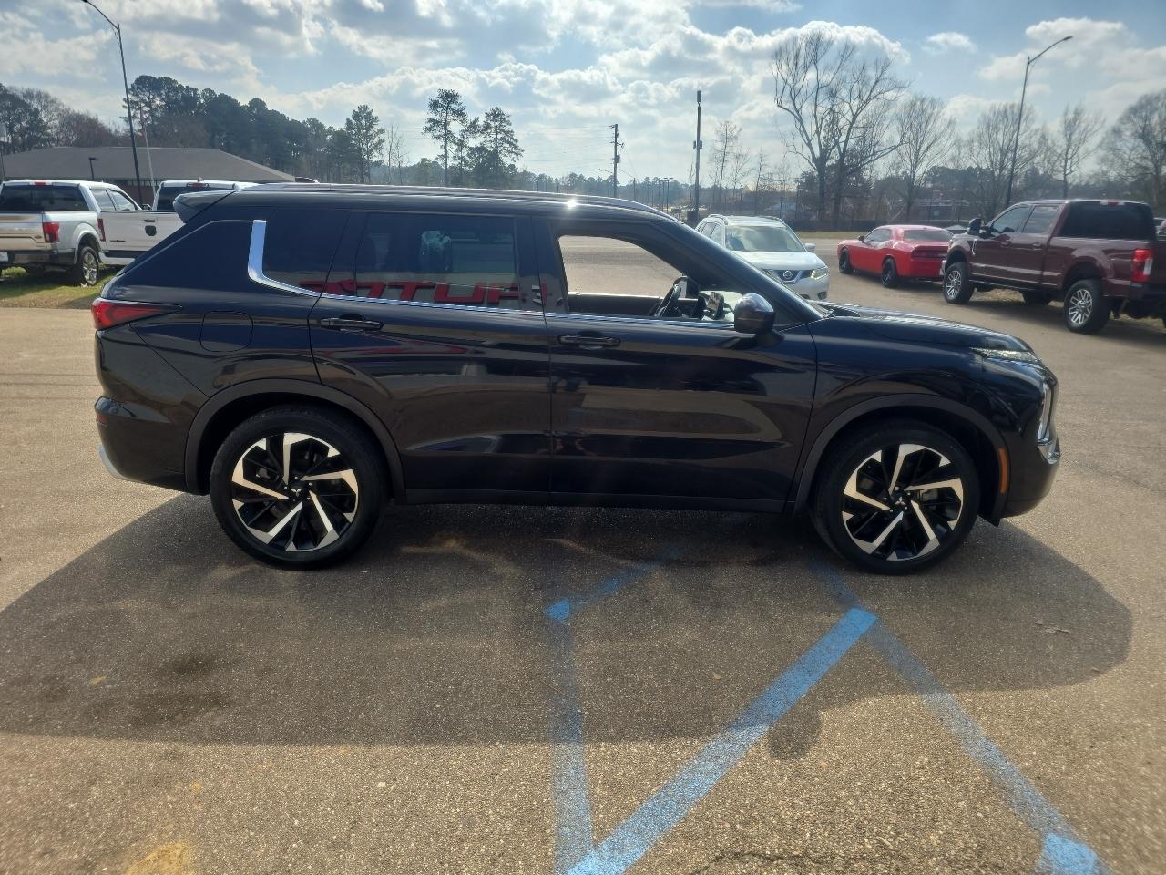 Mitsubishi Outlander  2022