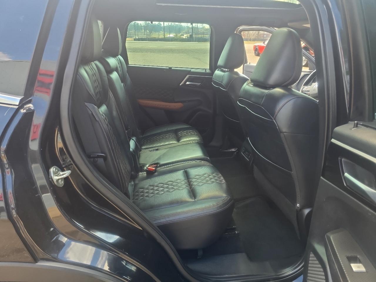 Mitsubishi Outlander  2022