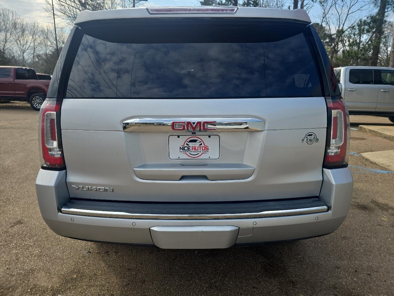 GMC Yukon Denali 4D SUV AWD 2018