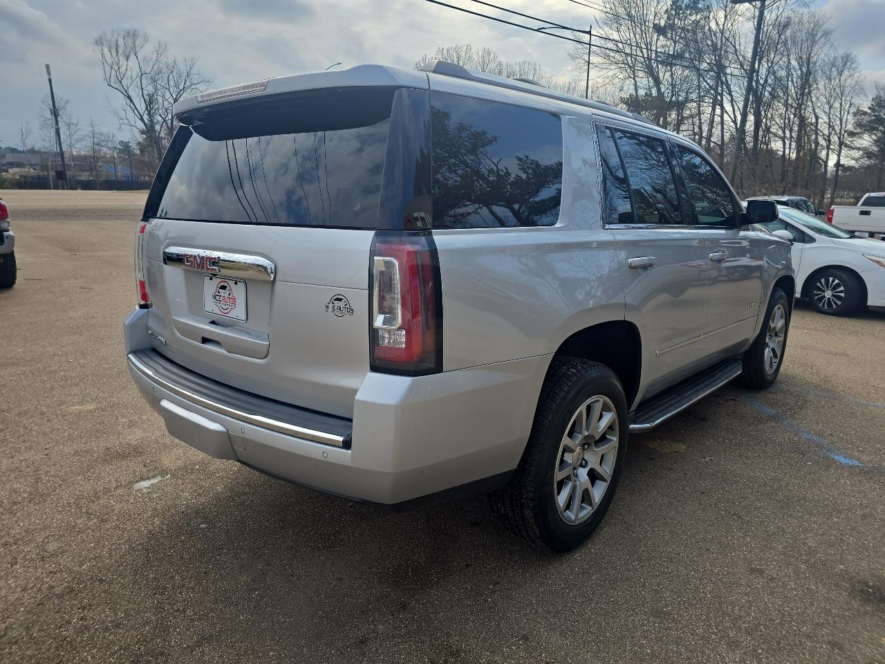 GMC Yukon Denali 4D SUV AWD 2018