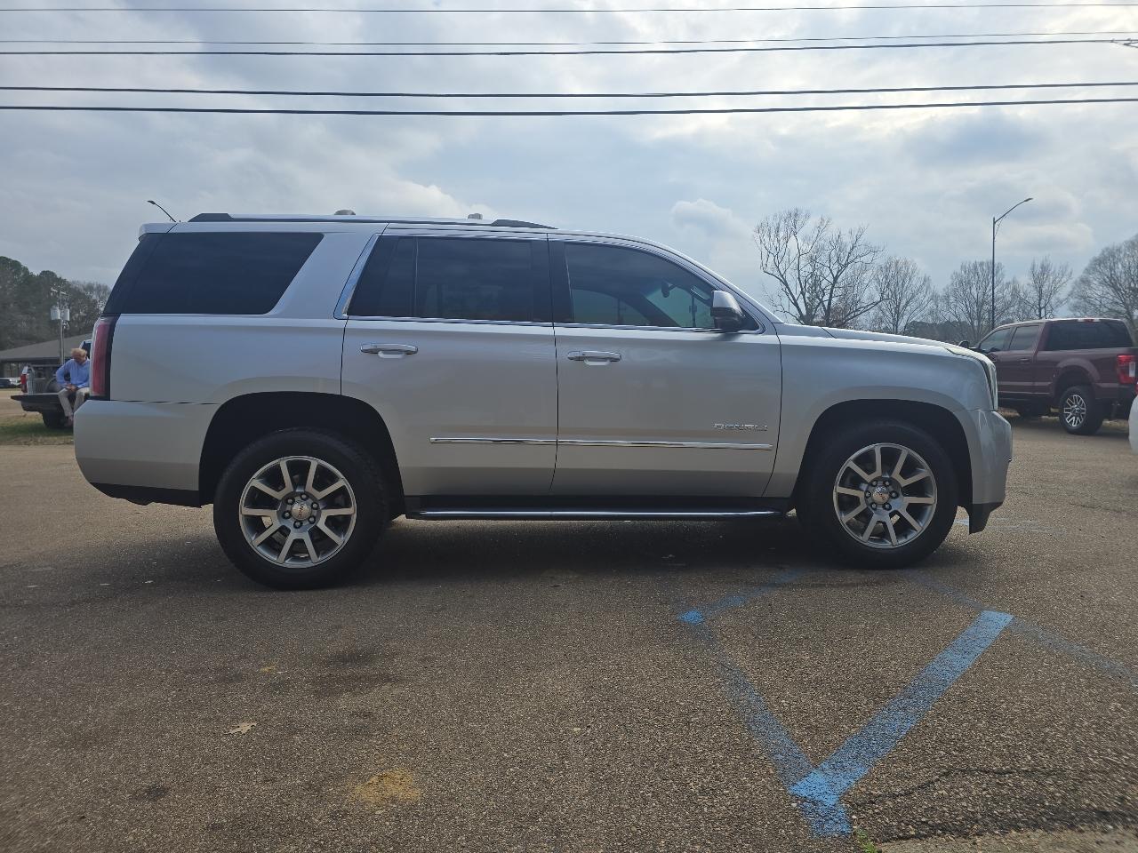 GMC Yukon Denali 4D SUV AWD 2018