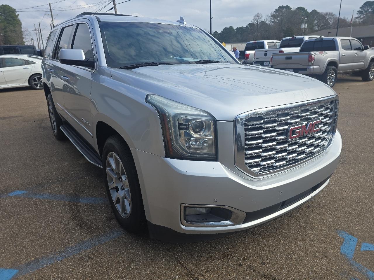 GMC Yukon Denali 4D SUV AWD 2018