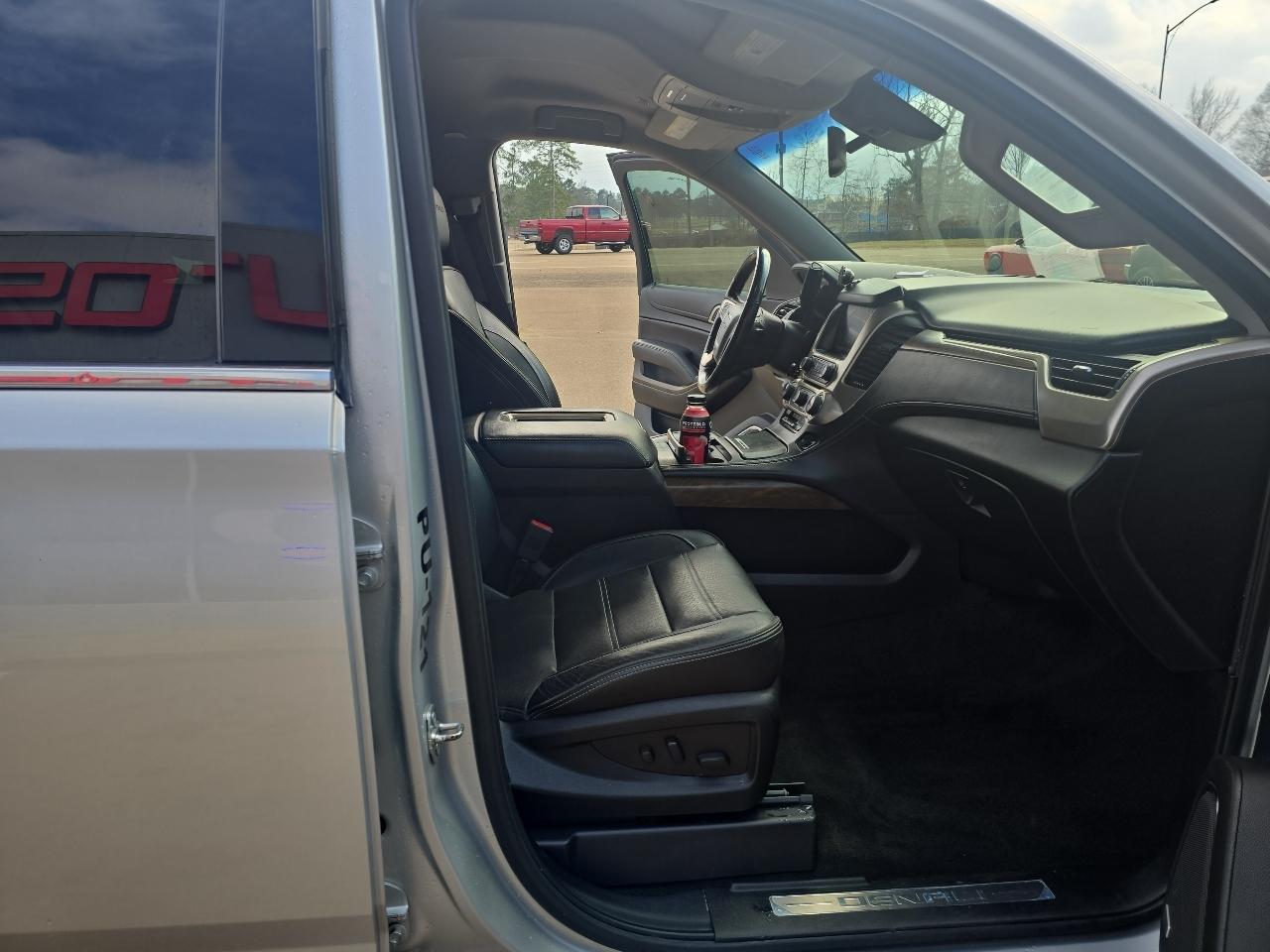 GMC Yukon Denali 4D SUV AWD 2018