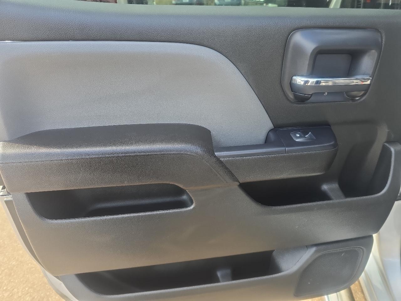 Chevrolet Silverado 1500 Custom Crew Cab 2WD SWB 2018