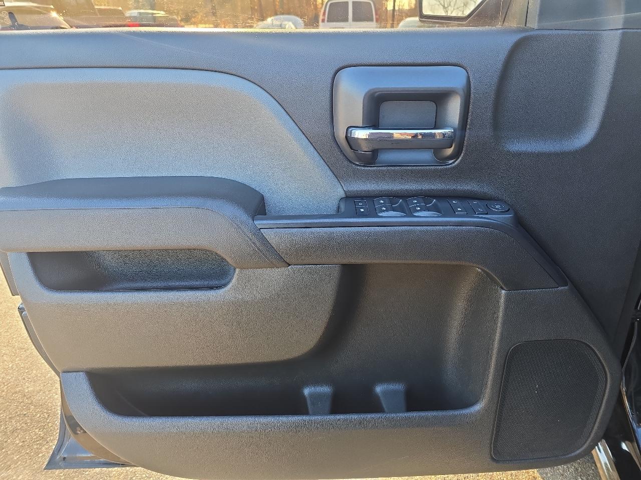 Chevrolet Silverado 1500 1LT Crew Cab 2WD 2017