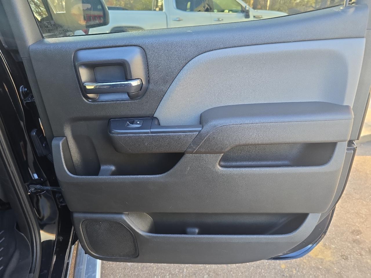 Chevrolet Silverado 1500 1LT Crew Cab 2WD 2017