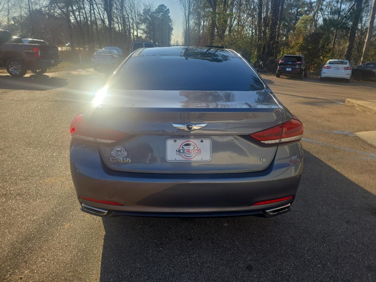 Hyundai Genesis  2015