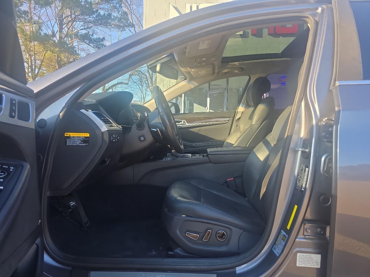 Hyundai Genesis  2015