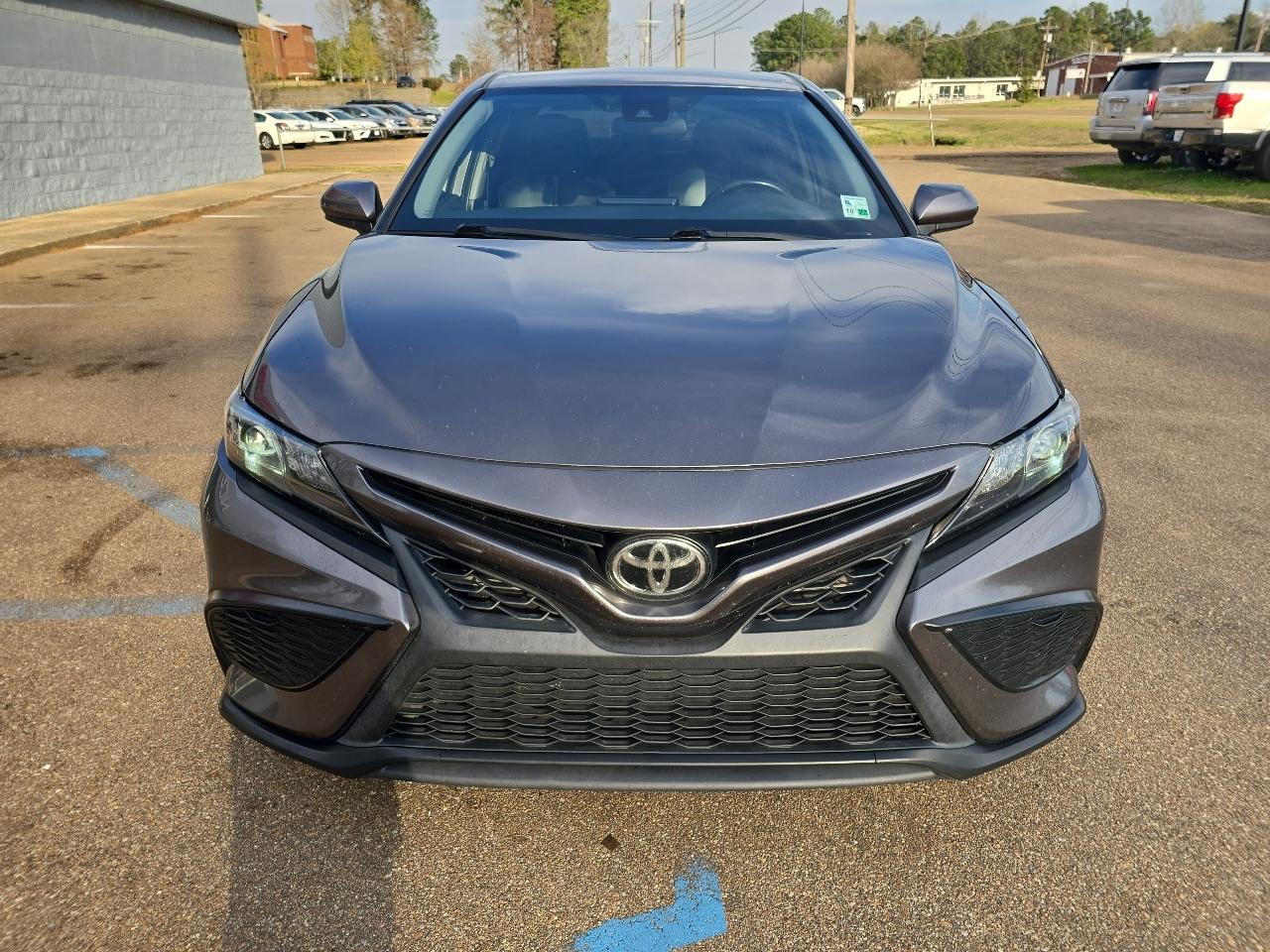 Toyota Camry  2021