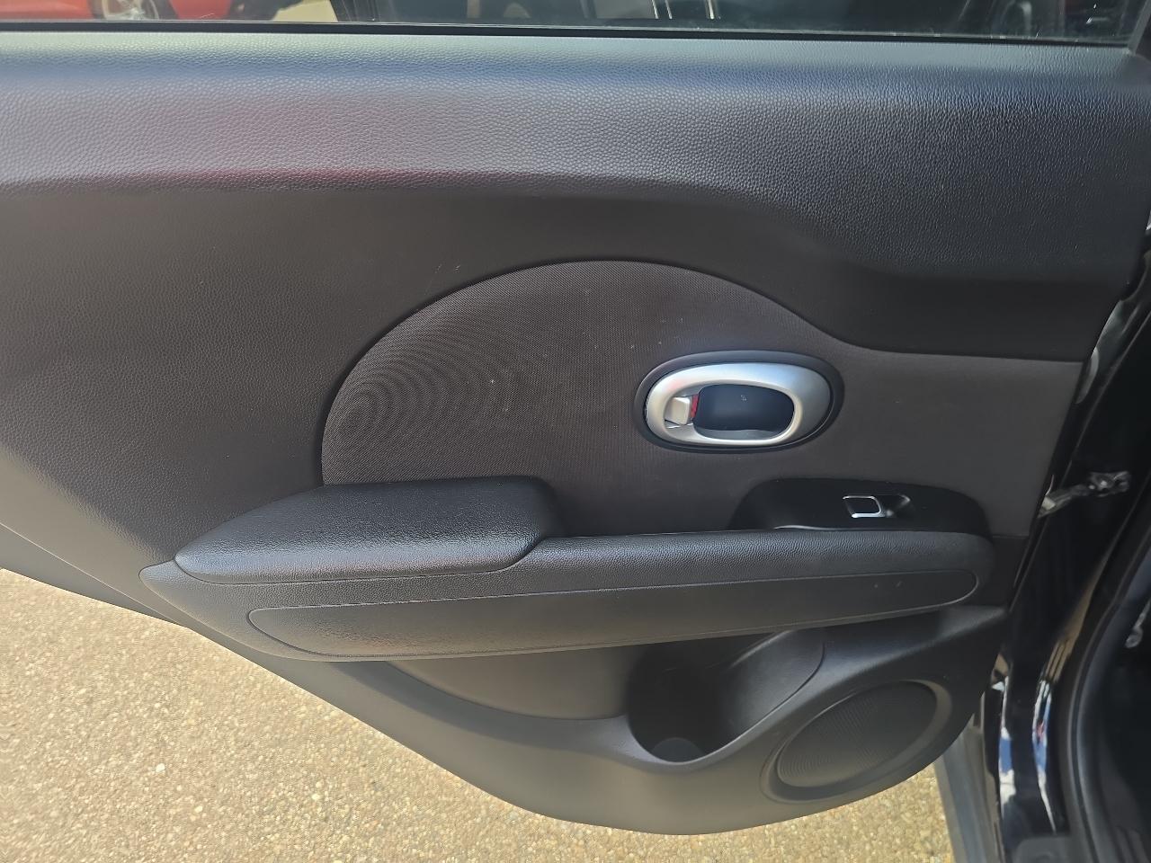 Kia Soul ! w/Premium Package 2019