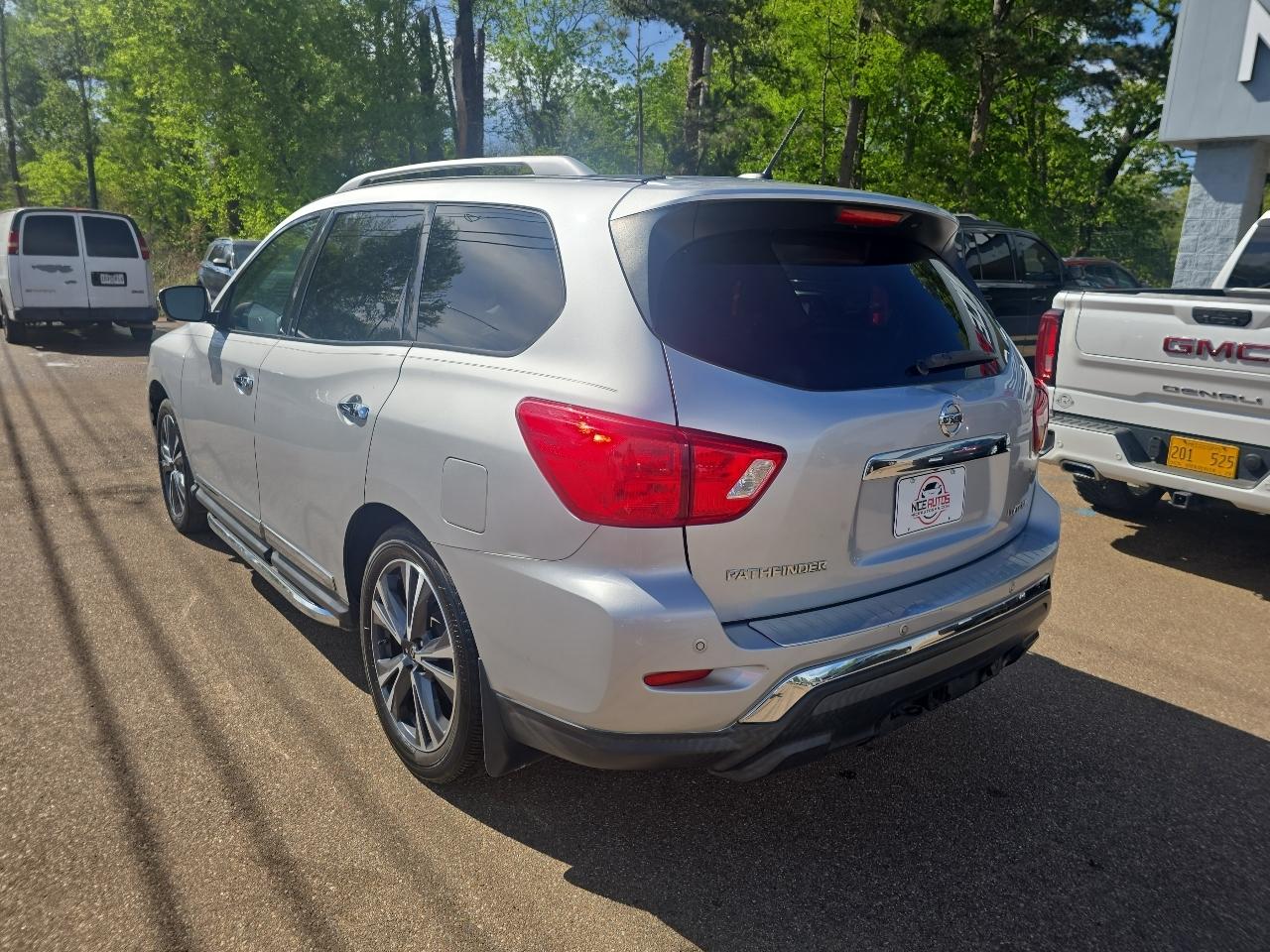 Nissan Pathfinder Platinum 4D SUV 4WD 2018