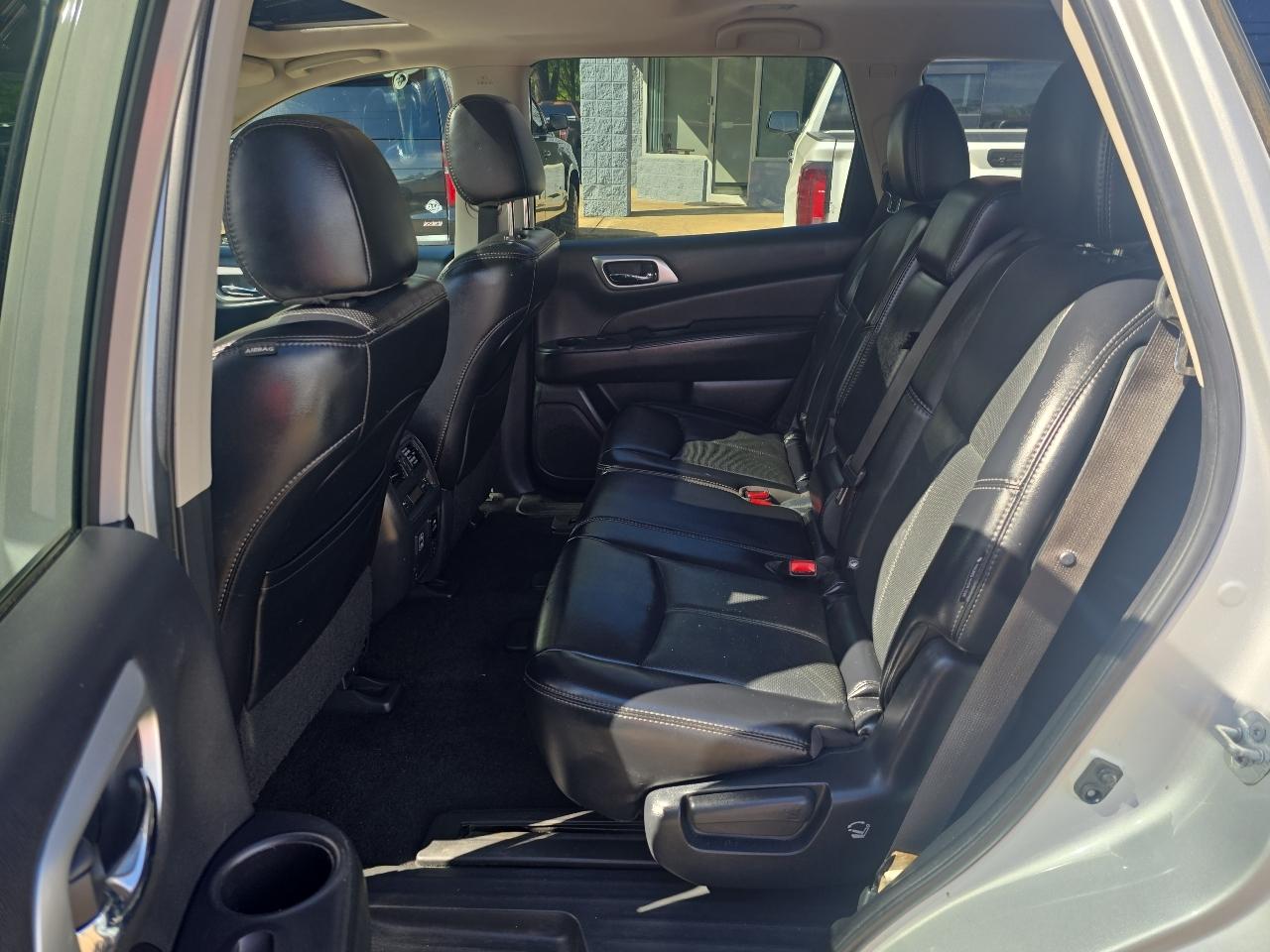 Nissan Pathfinder Platinum 4D SUV 4WD 2018