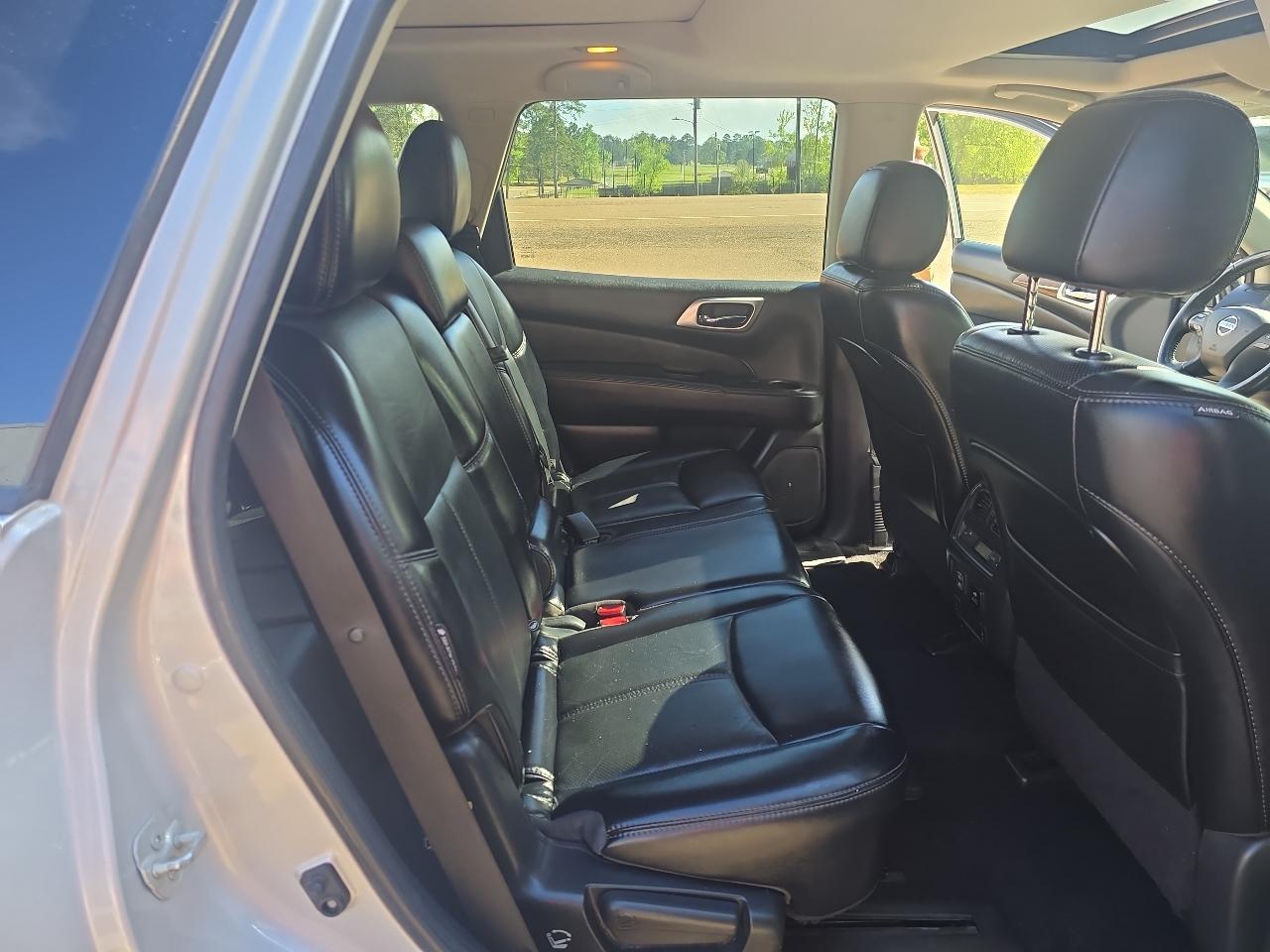 Nissan Pathfinder Platinum 4D SUV 4WD 2018