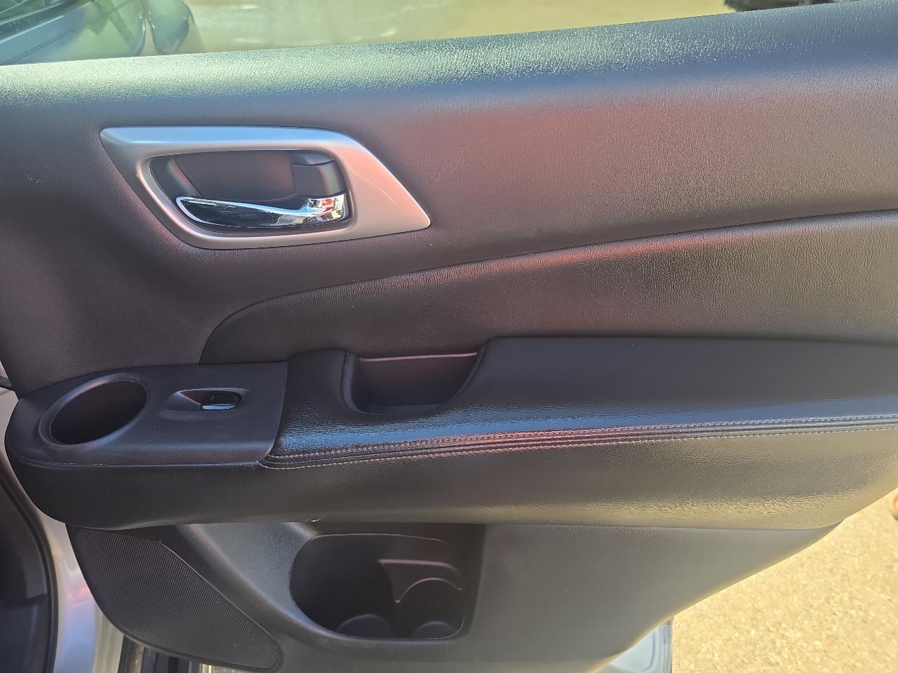 Nissan Pathfinder Platinum 4D SUV 4WD 2018