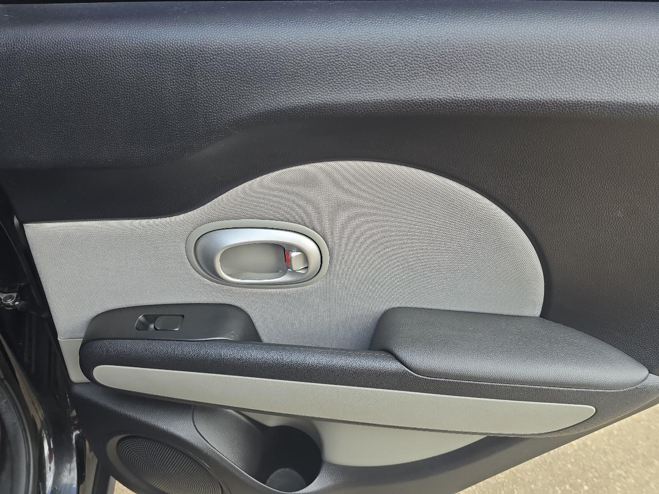 Kia Soul ! w/Premium Package 2016