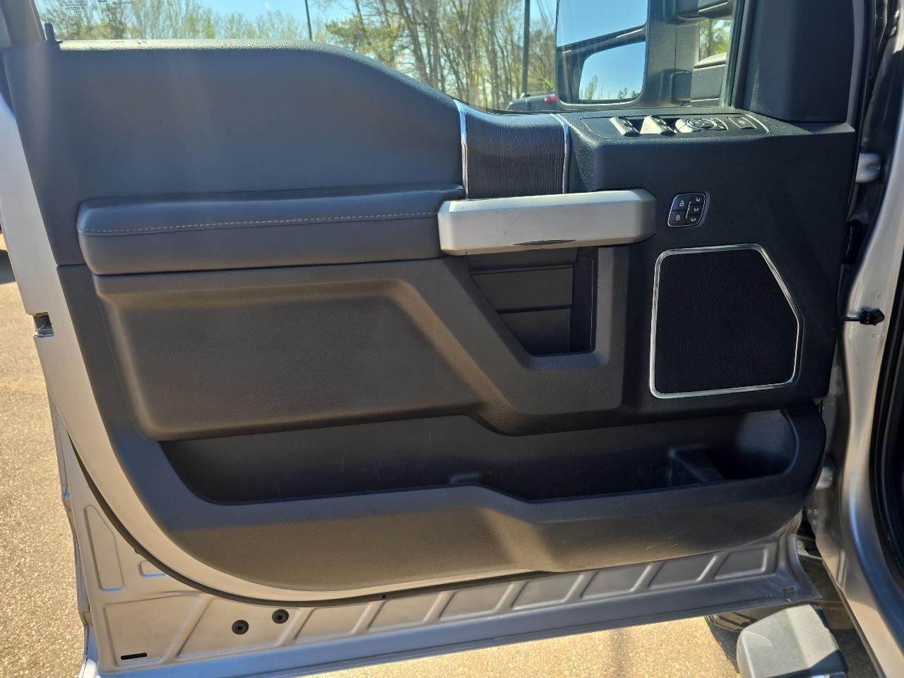 Ford F-350 SD Lariat Crew Cab 4WD 2021