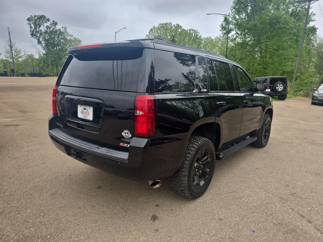 View vehicle photo 5