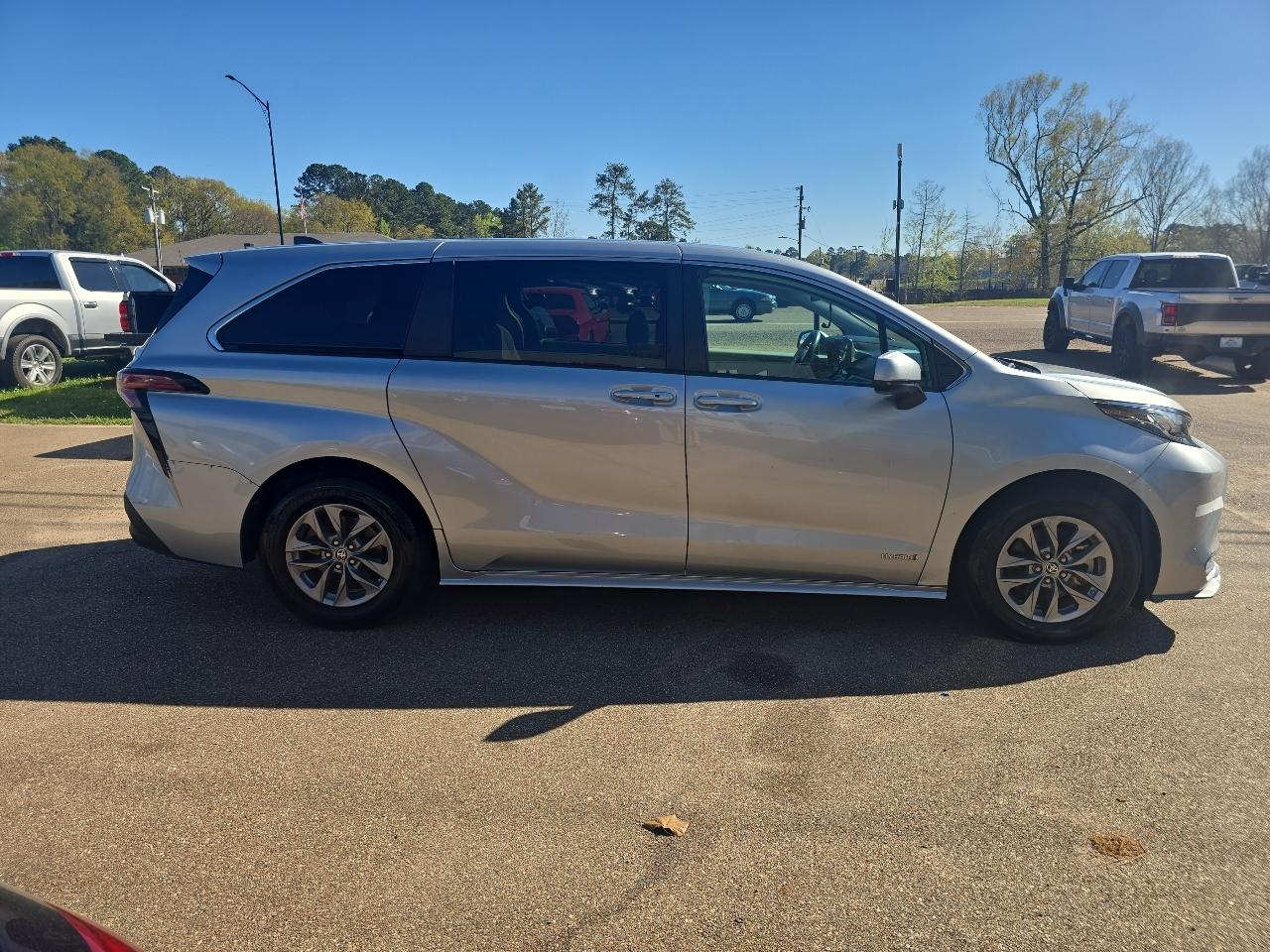 Toyota Sienna LE - 8 Passenger 2021