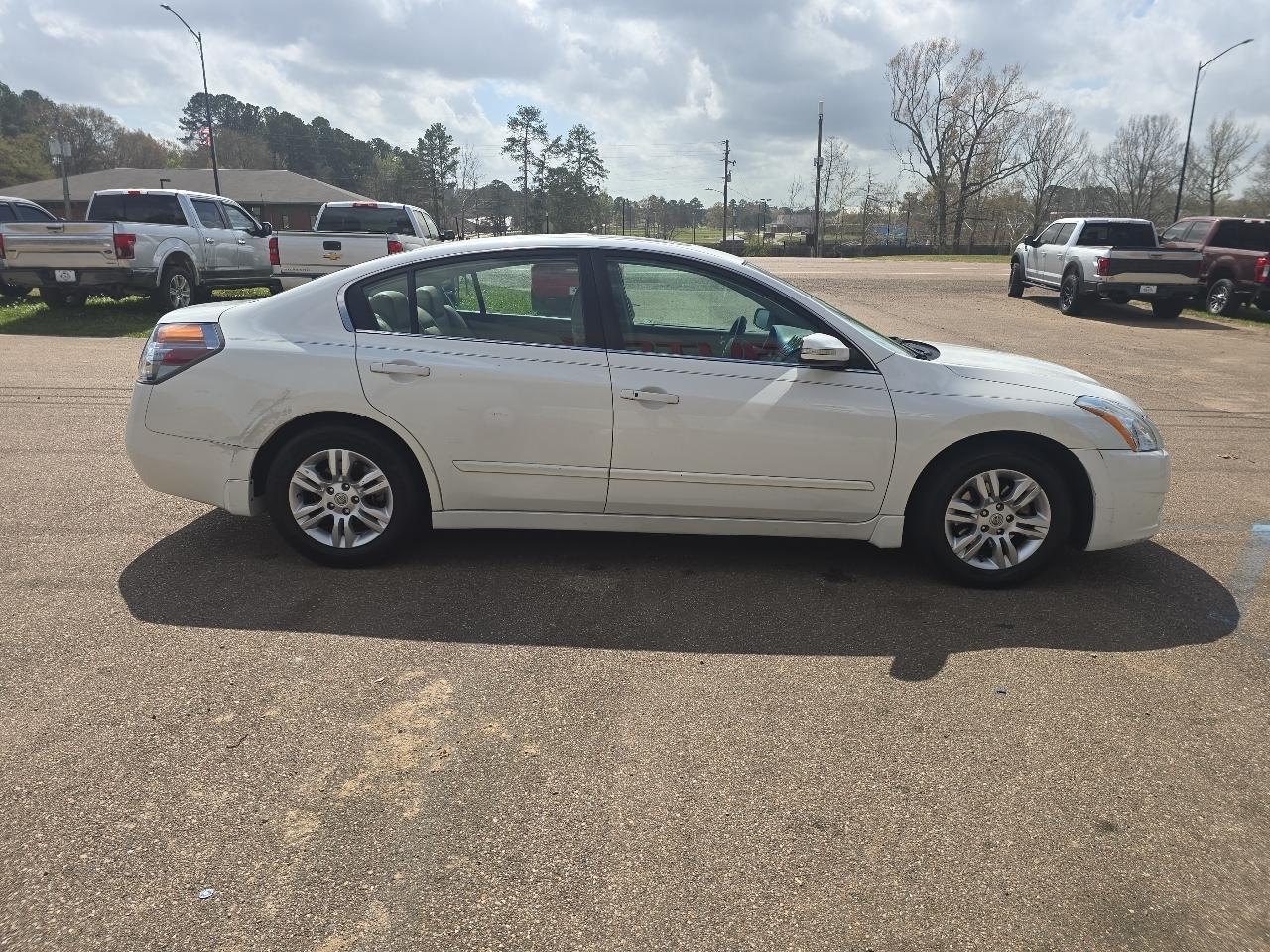 Nissan Altima  2010