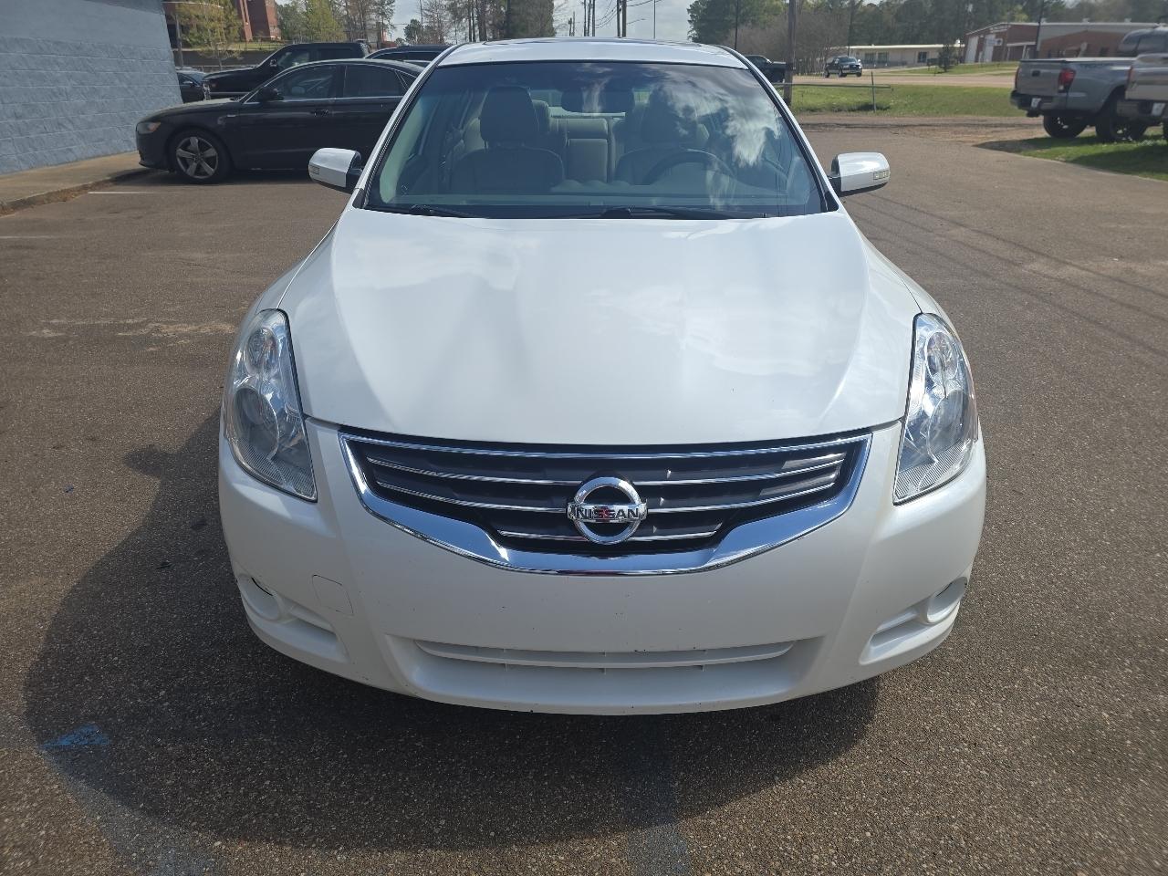 Nissan Altima  2010