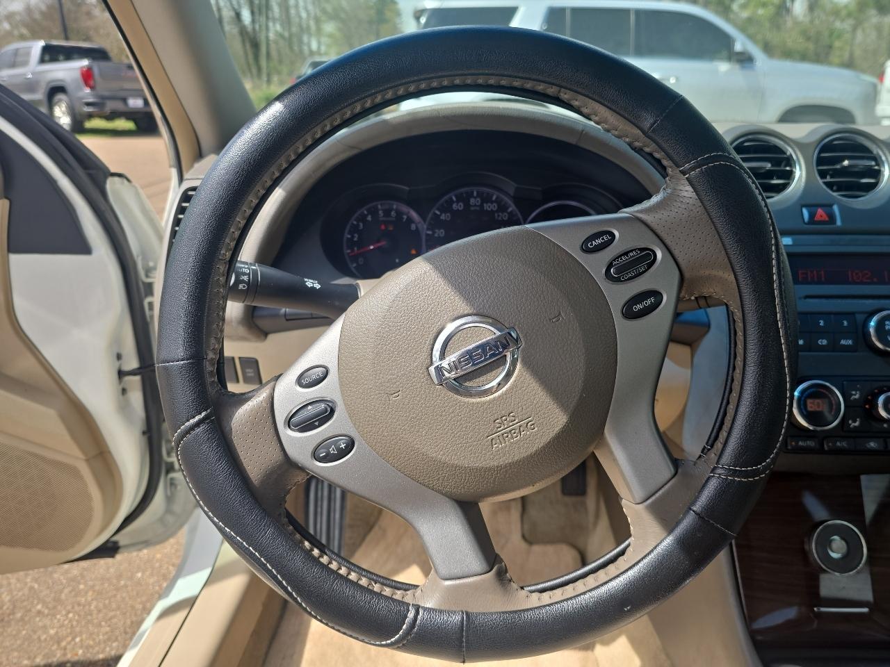Nissan Altima  2010