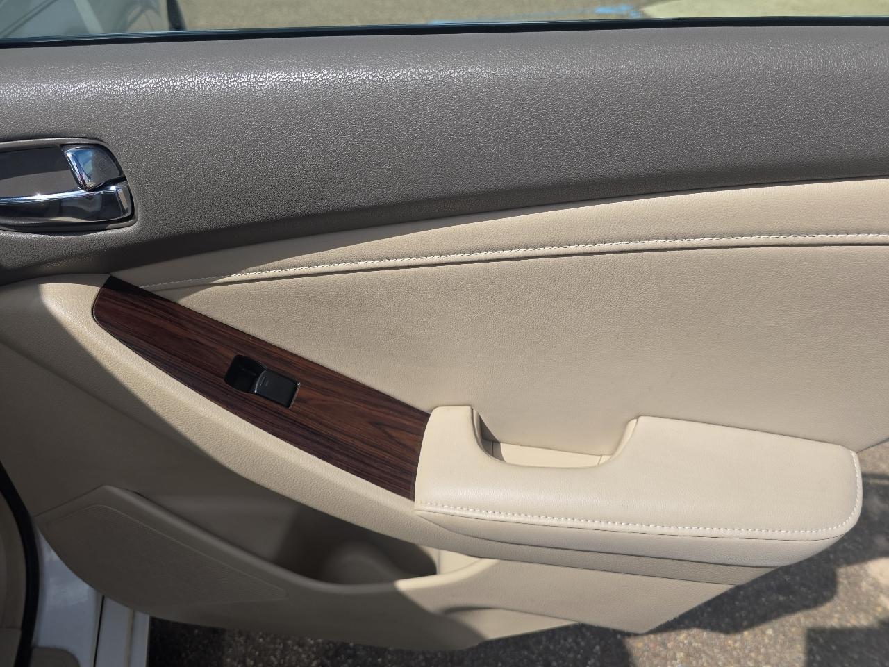 Nissan Altima  2010