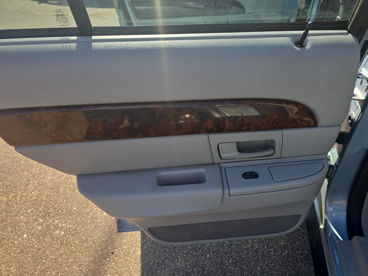 Mercury Grand Marquis 4dr Sdn LS Ultimate 2004