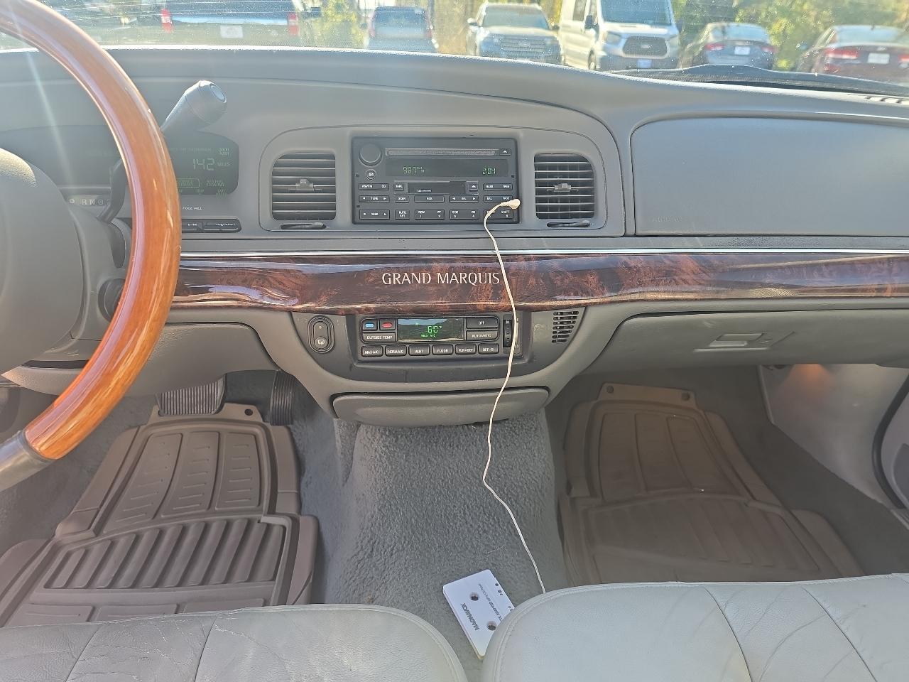 Mercury Grand Marquis 4dr Sdn LS Ultimate 2004