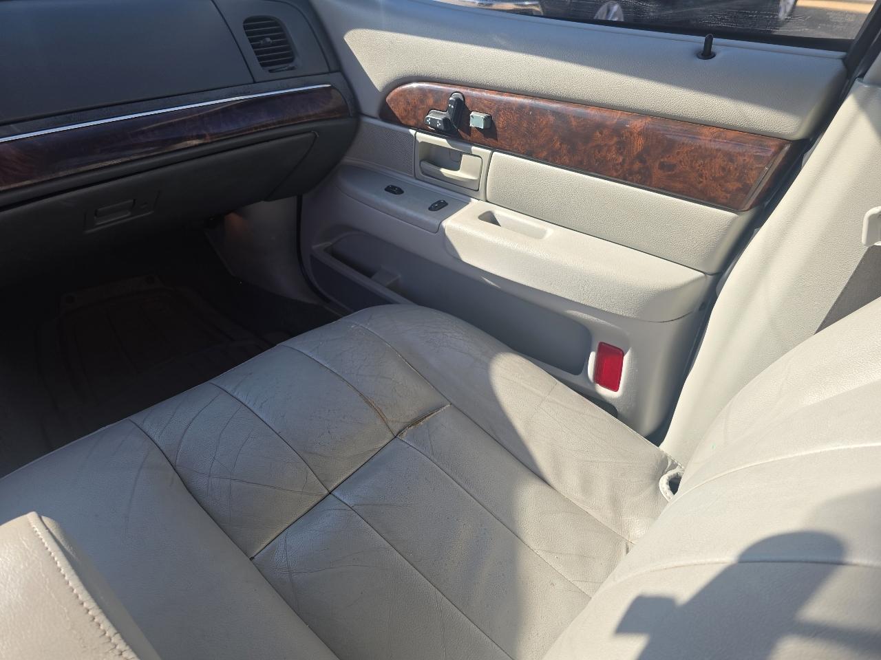 Mercury Grand Marquis 4dr Sdn LS Ultimate 2004