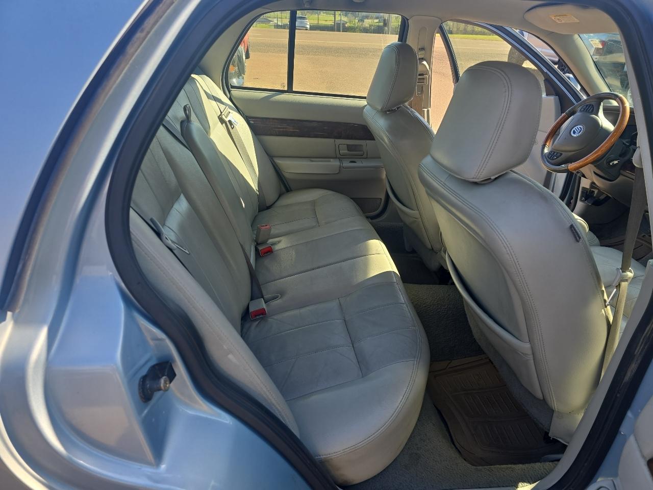 Mercury Grand Marquis 4dr Sdn LS Ultimate 2004