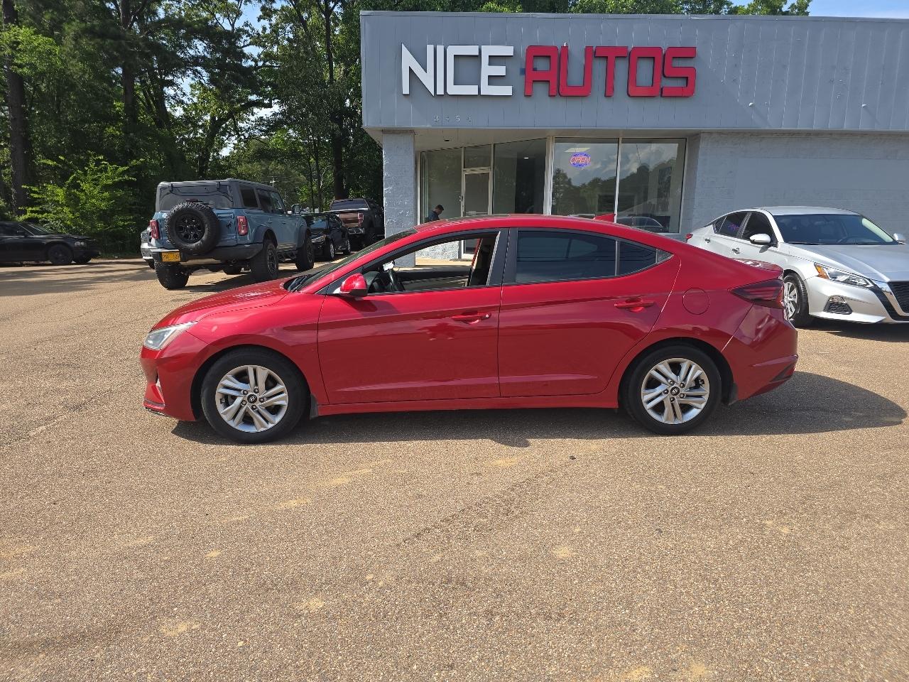 Hyundai Elantra  2019