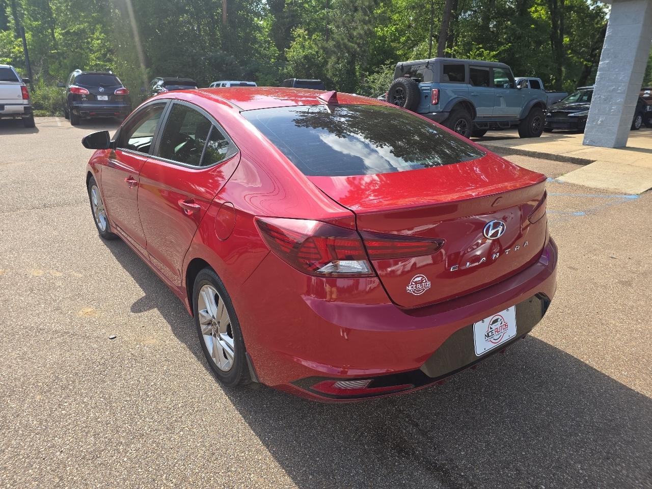 Hyundai Elantra  2019