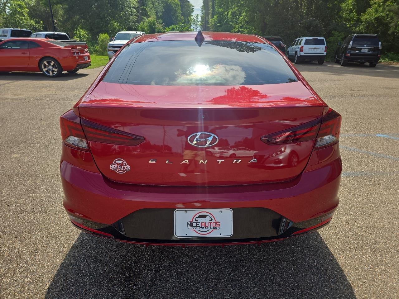 Hyundai Elantra  2019